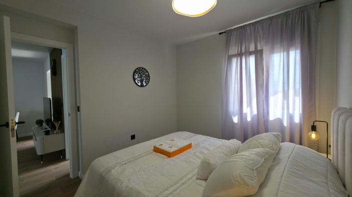 Image No.12-2 Bed House for sale
