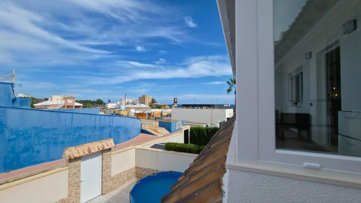 Image No.4-2 Bed House for sale