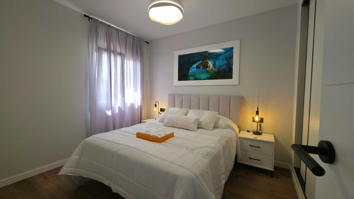 Image No.8-2 Bed House for sale