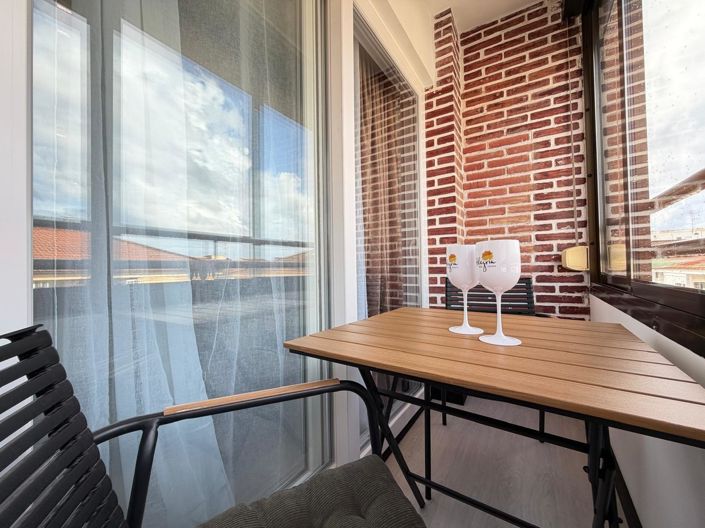 Image No.31-2 Bed Apartment for sale