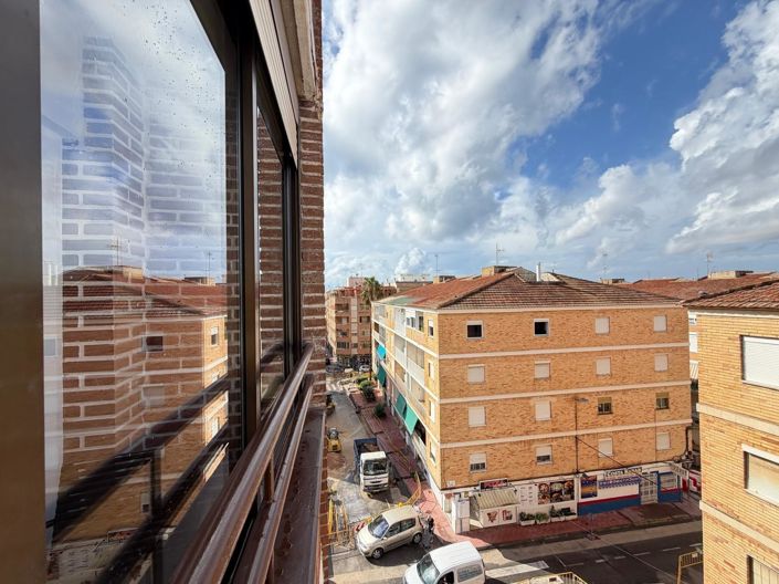 Image No.32-2 Bed Apartment for sale