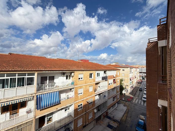 Image No.34-2 Bed Apartment for sale