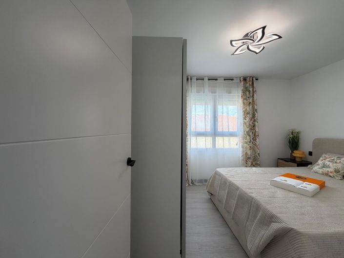 Image No.37-2 Bed Apartment for sale