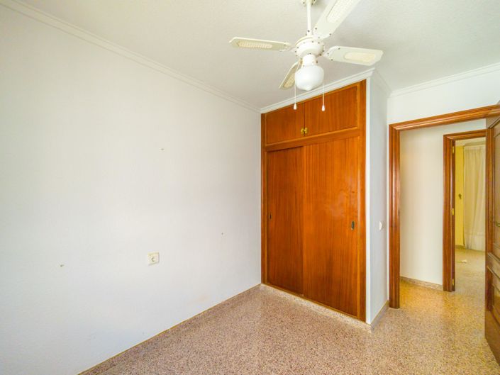 Image No.20-3 Bed Apartment for sale