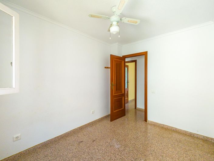 Image No.21-3 Bed Apartment for sale