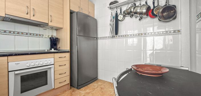 Image No.12-2 Bed House for sale