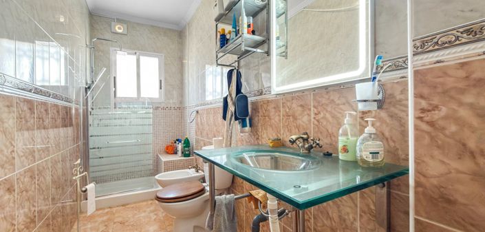 Image No.17-2 Bed House for sale