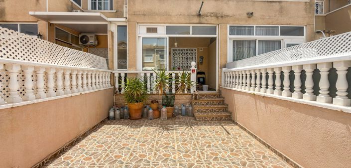 Image No.7-2 Bed House for sale