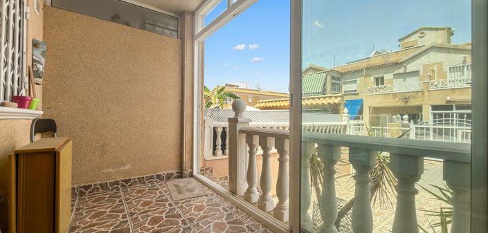 Image No.9-2 Bed House for sale