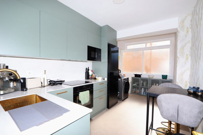 Image No.8-3 Bed Apartment for sale