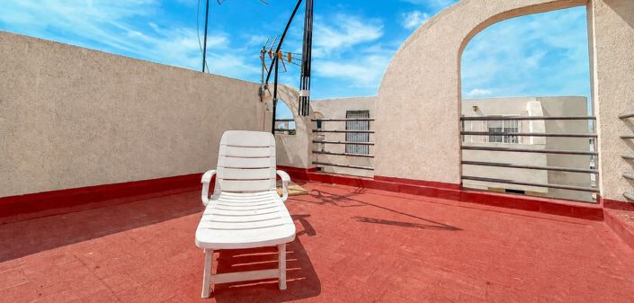 Image No.6-2 Bed Townhouse for sale