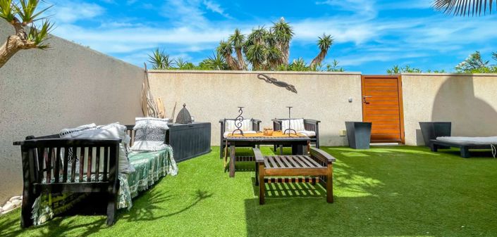 Image No.8-2 Bed Townhouse for sale