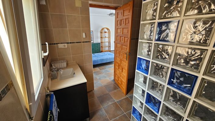Image No.28-3 Bed House for sale