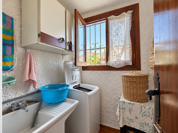 Image No.24-2 Bed House for sale