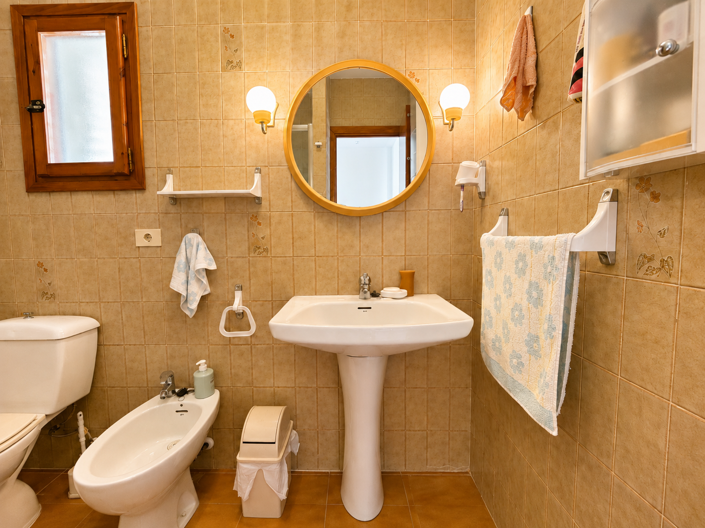 Image No.32-2 Bed House for sale