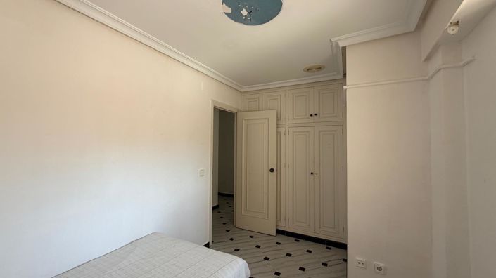 Image No.17-3 Bed Apartment for sale