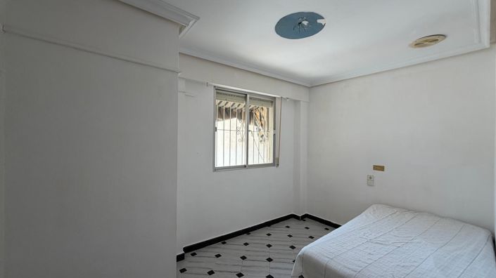 Image No.18-3 Bed Apartment for sale