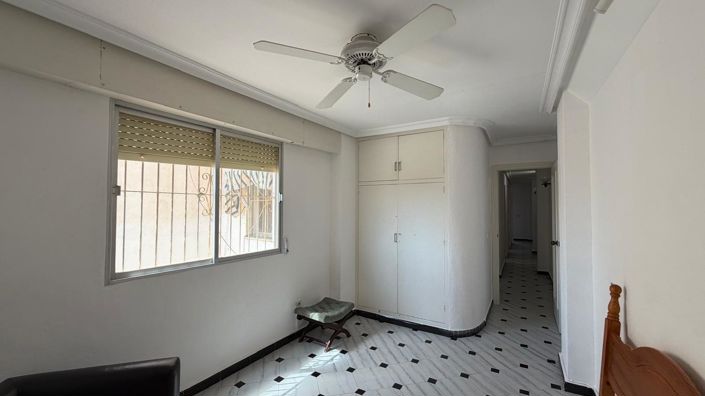 Image No.24-3 Bed Apartment for sale