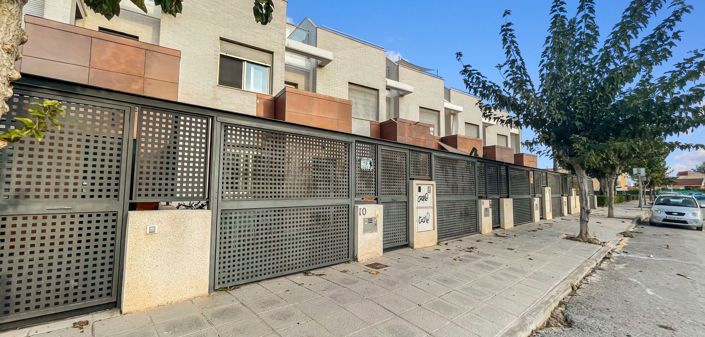 Image No.14-3 Bed House for sale