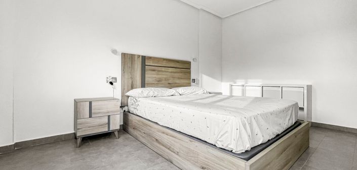 Image No.17-3 Bed House for sale