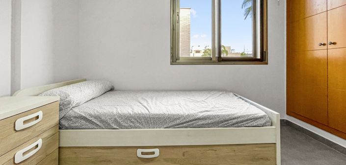 Image No.22-3 Bed House for sale