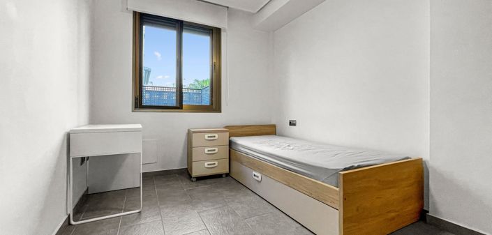 Image No.25-3 Bed House for sale