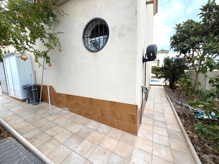 Image No.17-3 Bed House for sale