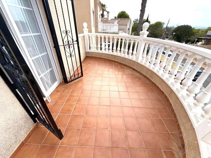 Image No.22-3 Bed House for sale