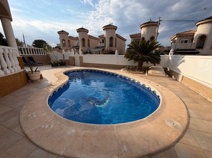 Image No.27-3 Bed House for sale