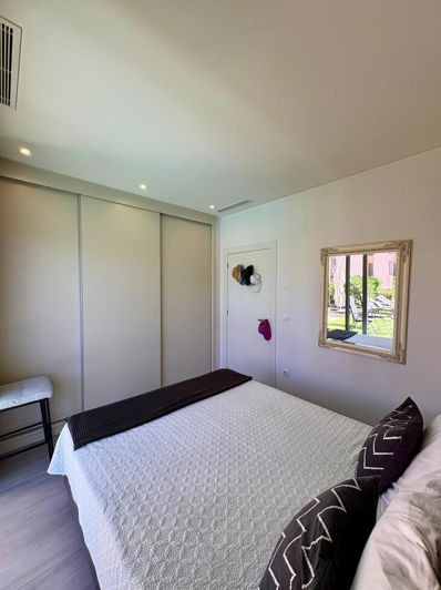 Image No.24-3 Bed House for sale