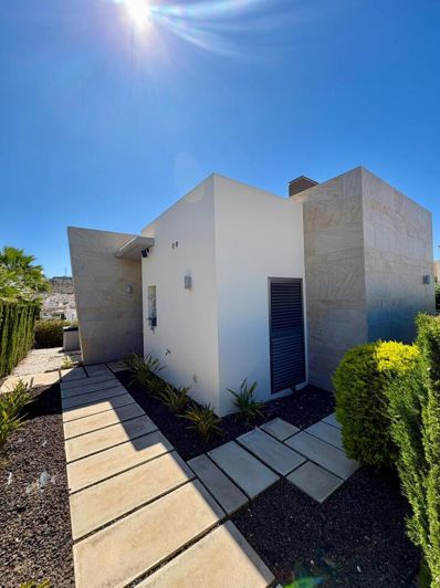 Image No.5-3 Bed House for sale