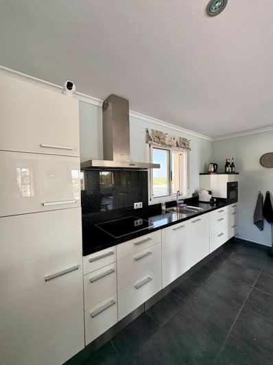 Image No.13-4 Bed House for sale