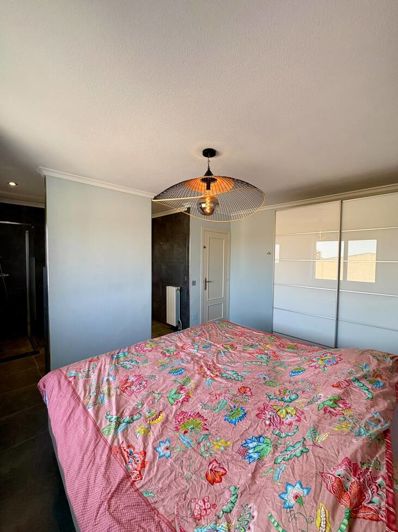 Image No.20-4 Bed House for sale