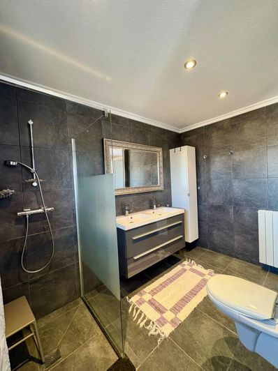 Image No.22-4 Bed House for sale