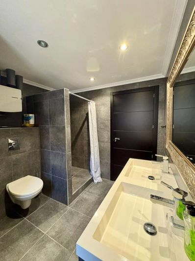 Image No.26-4 Bed House for sale