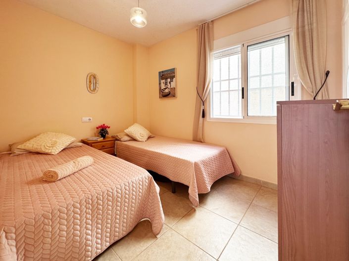 Image No.16-2 Bed House for sale