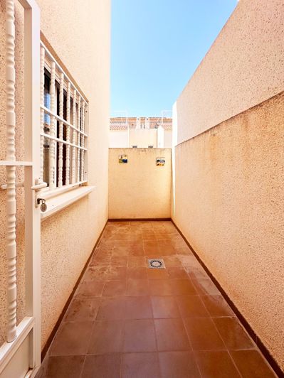 Image No.20-2 Bed House for sale