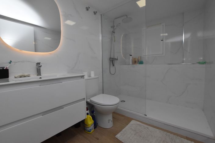 Image No.27-3 Bed Studio for sale