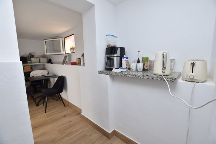 Image No.28-3 Bed Studio for sale