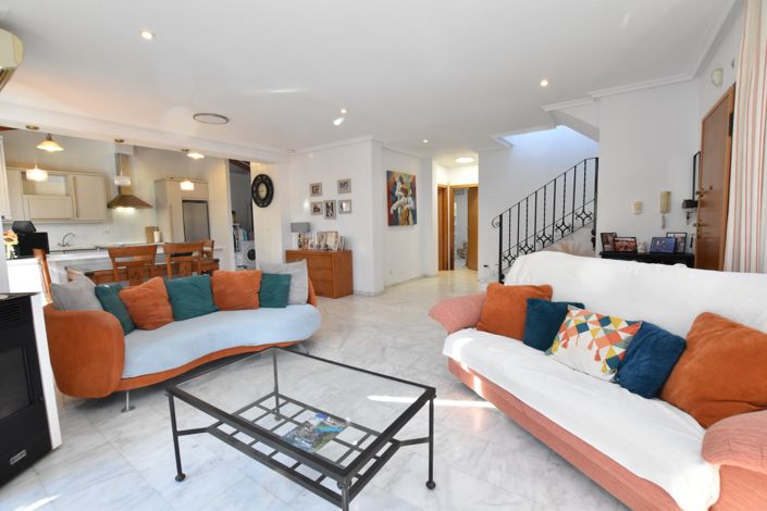 Image No.5-3 Bed Studio for sale