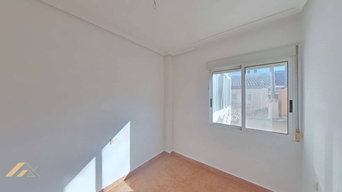 Image No.19-3 Bed Apartment for sale