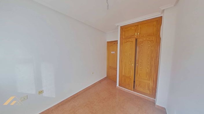 Image No.25-3 Bed Apartment for sale