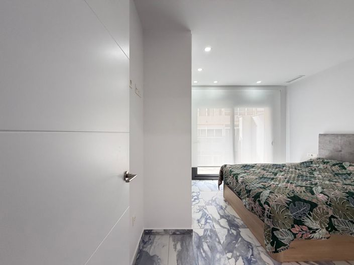 Image No.42-3 Bed Apartment for sale