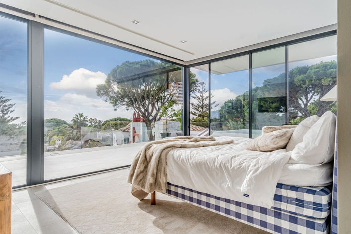 Image No.5-6 Bed House for sale