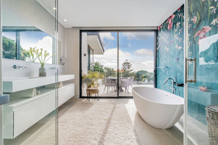 Image No.6-6 Bed House for sale