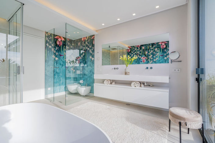 Image No.7-6 Bed House for sale