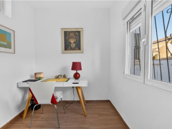 Image No.23-3 Bed House for sale