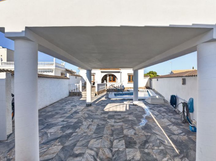Image No.25-3 Bed House for sale