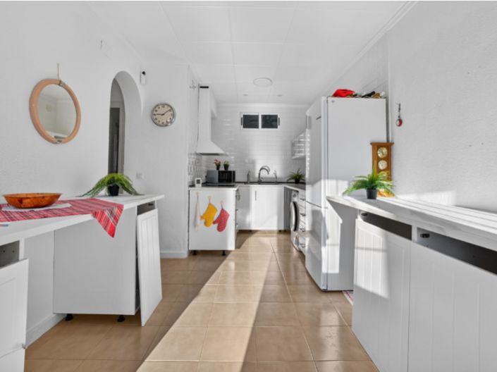 Image No.6-3 Bed House for sale