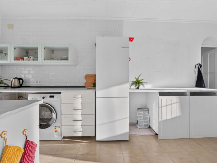 Image No.8-3 Bed House for sale